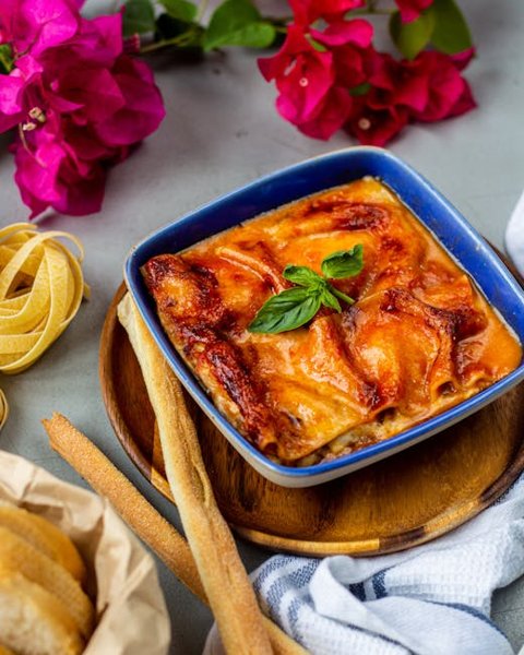 Cheesy Ramen Lasagna