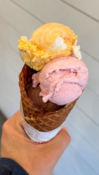 Copycat Applebee's Triple Chocolate Meltdown