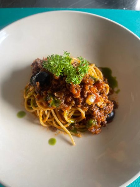 Copycat Olive Garden Braised Beef Bolognese