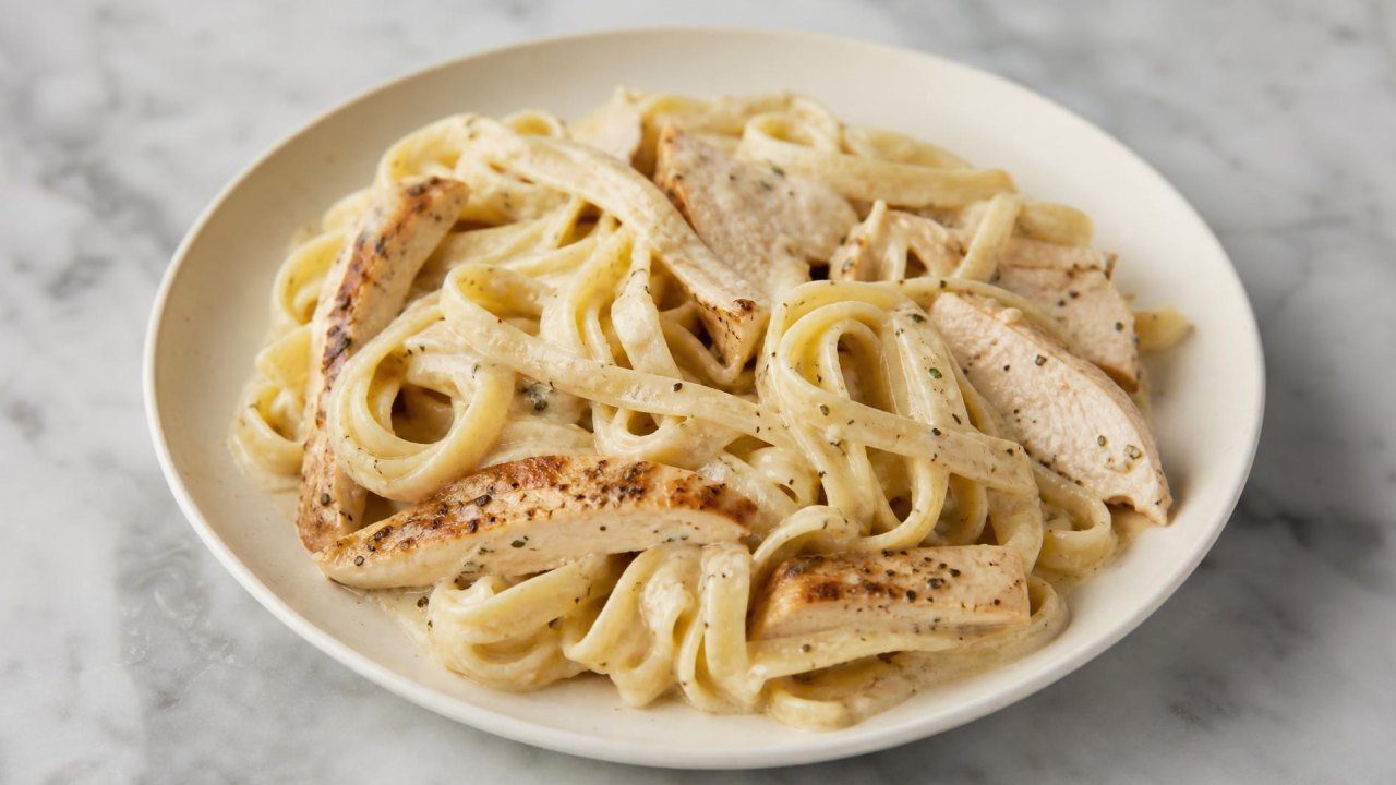 Cheesecake Factory Fettuccini Alfredo
