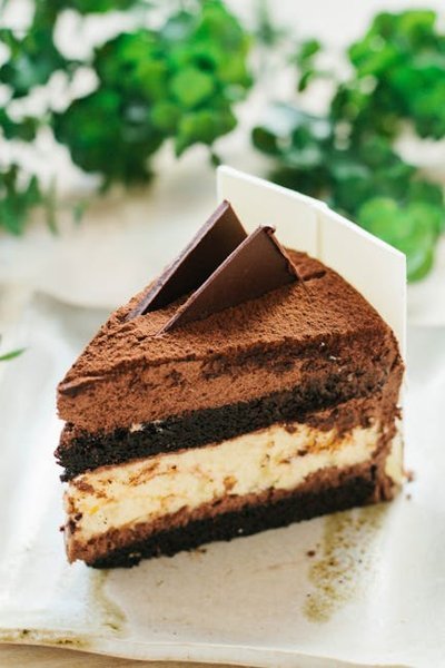 Copycat Olive Garden Chocolate Mousse Cake