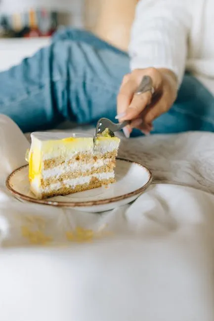 Classic Lemon Cream Cheese Frosting