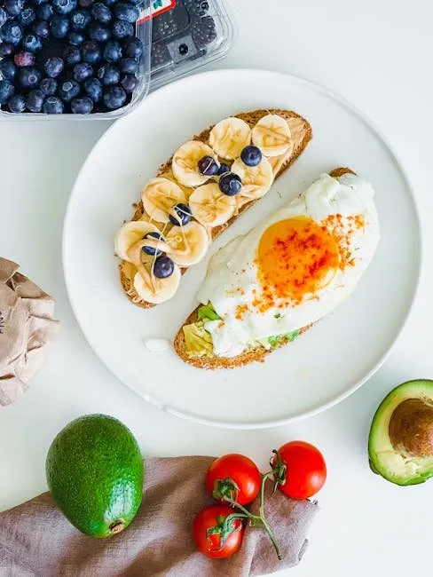 Spicy Tuna & Avocado Egg Toasts