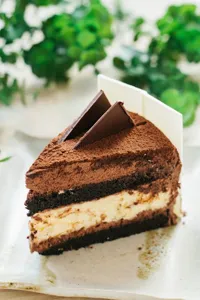 Copycat Olive Garden Chocolate Mousse Cake