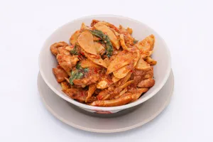Spicy Chicken Pad Thai